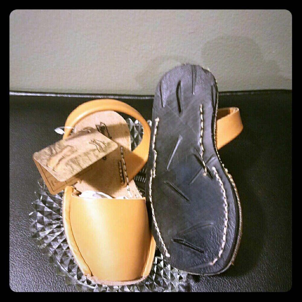 Riudavets unisex sandals